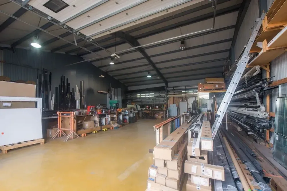 Entrepot menuiserie aluminium