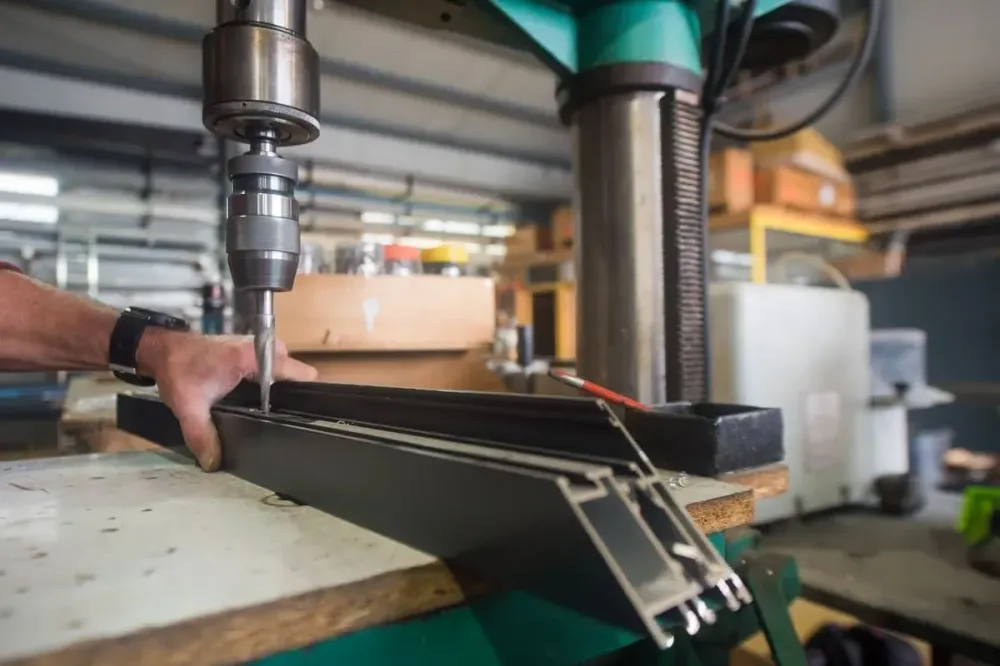 machine menuiserie aluminium